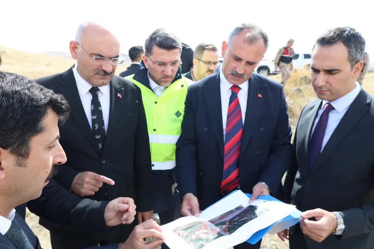 [BELEDIYE · Ağrı] Ağrı Valisi Bozkurt, Düzenli Depolama Tesisi yer seçimi çalışmalarına katıldı