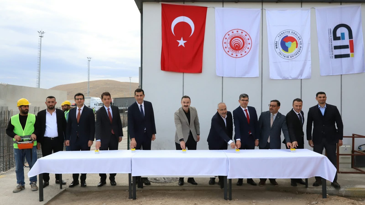 [BELEDIYE · Ağrı] Ağrı Gürbulak'ta yarı sabit X-RAY temeli atıldı, 2 ayda hizmete alınması planlanıyor