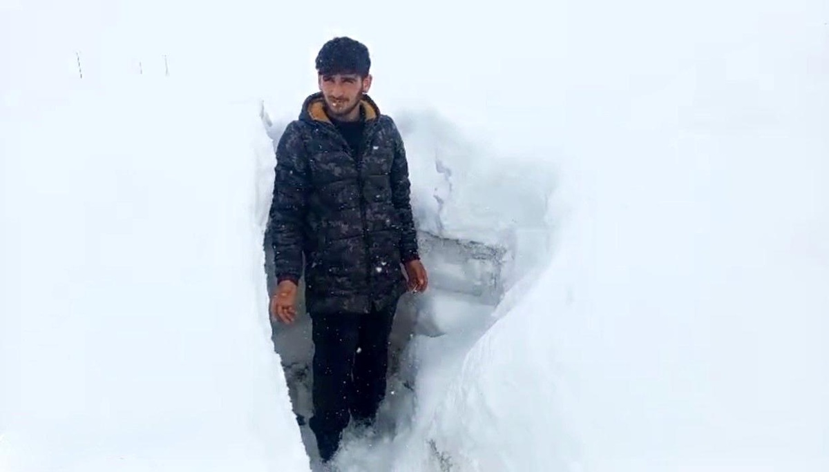 [YEREL / KAMU · Ağrı · Diyadin] Ağrı'da Nisan ayında etkili olan kar kalınlığı insan boyunu aştı