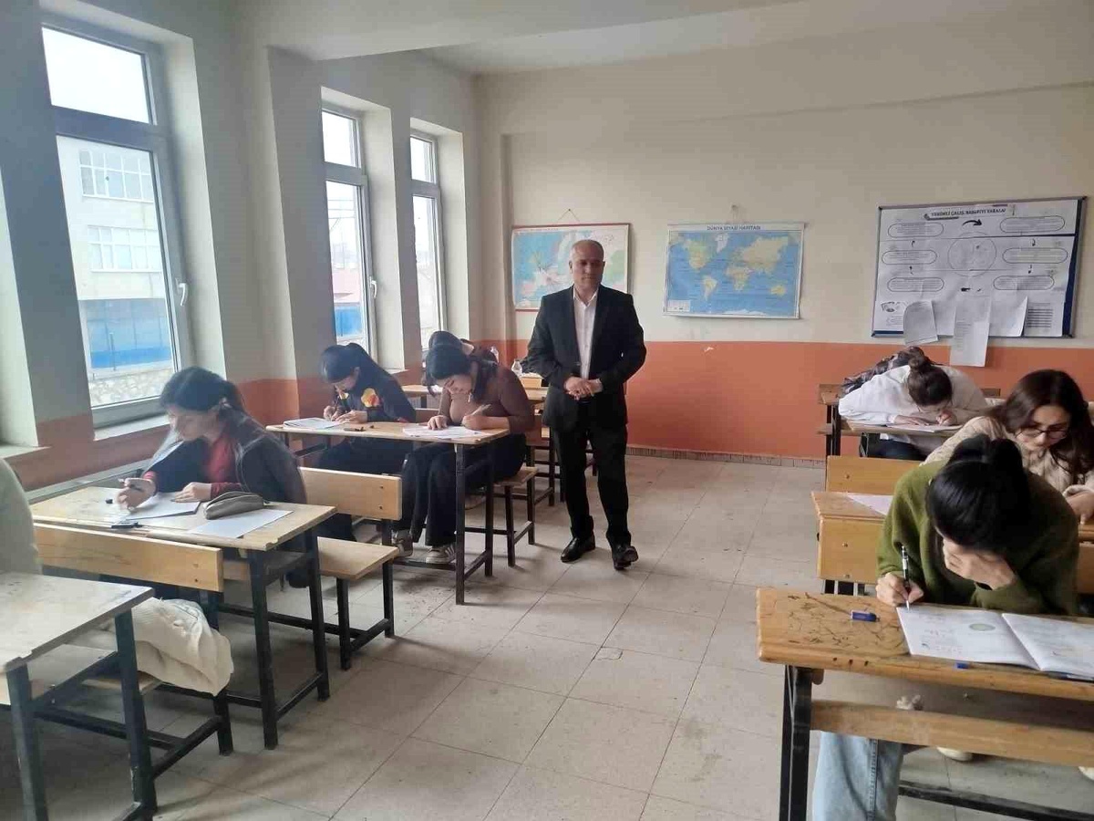 [YEREL / KAMU · Ağrı · Diyadin] Diyadin'de eğitime destek artarak sürüyor