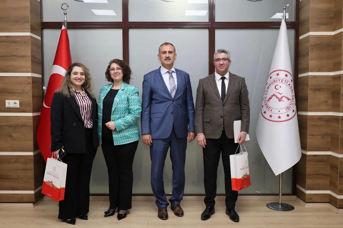[YEREL / KAMU · Ağrı · Doğubeyazıt] Ağrı'da görev yerleri değişen mülki idare amirlerine veda yemeği
