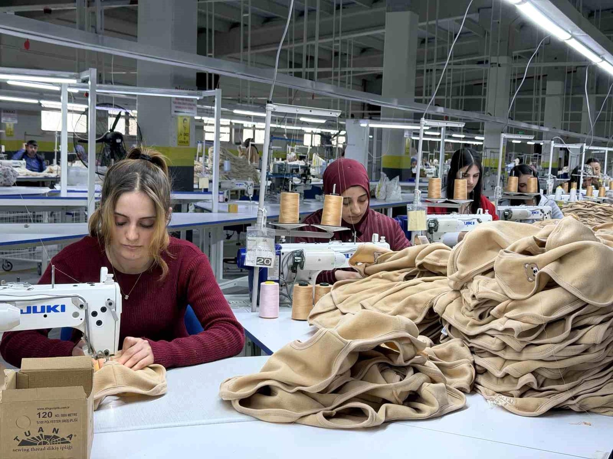[YEREL / KAMU · Ağrı · Doğubeyazıt] Ağrı'da üretilen bebek giysileri dünya pazarlarına ulaşırken istihdamı artırıyor