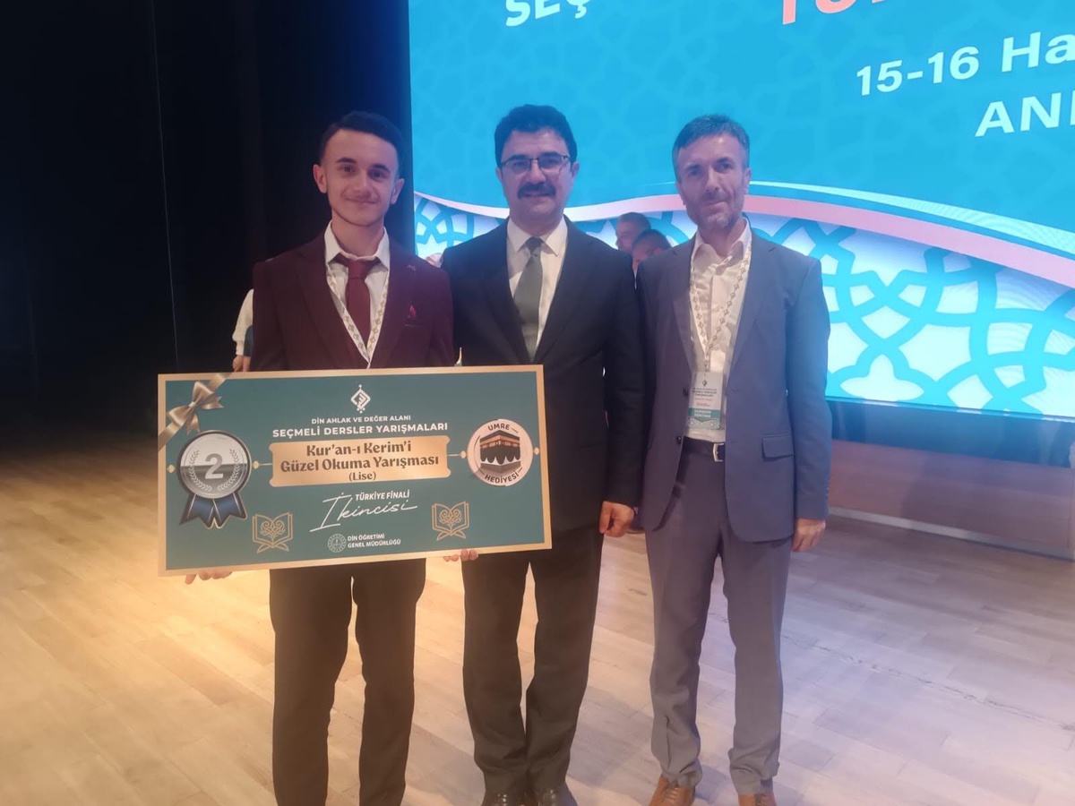 [BELEDIYE · Ağrı · Doğubeyazıt] Ağrı Milli Eğitim Müdürü Kökrek'ten Türkiye ikincisi Semih Suheyb Han'a tebrik