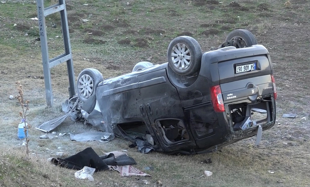 [BELEDIYE · Ağrı · Eleşkirt] Ağrı'da İki Ayrı Trafik Kazasında 15 Kişi Yaralandı