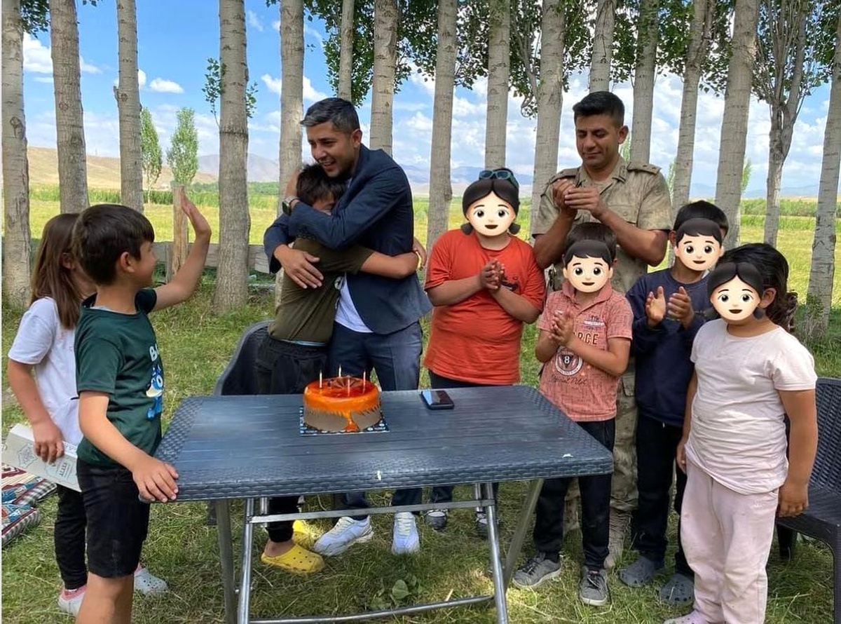 [YEREL / KAMU · Ağrı · Hamur] Hamur'da Öksüz ve Yetim Çocuklar İçin Doğum Günü Kutlaması