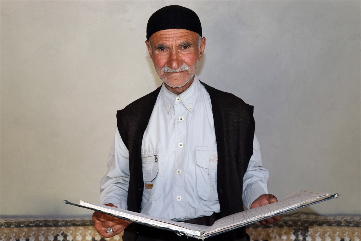 [YEREL / KAMU · Ağrı · Hamur] 80 Yaşındaki Ali Engin, Şiir ve Günlükleriyle Köyün Hafızası Oluyor