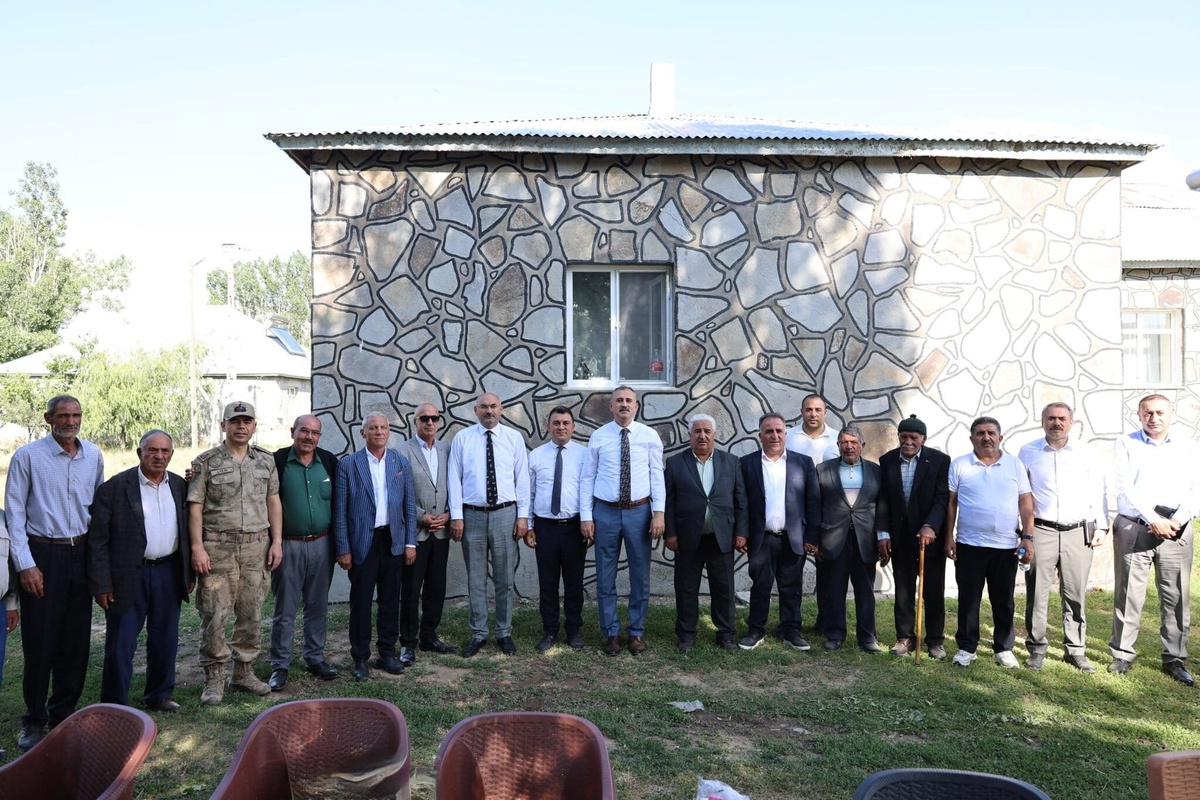 [BELEDIYE · Ağrı · Patnos] Vali Dr. Önder Bozkurt, Patnos ilçesi Edremit Köyü ile Dedeli Beldesi'ni ziyaret