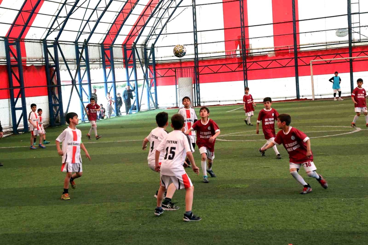 [BELEDIYE · Ağrı · Taşlıçay] Ağrı'da 23 Nisan Ulusal Egemenlik ve Çocuk Bayramı Futbol Turnuvası Coşkuyla Gerçekleşti
