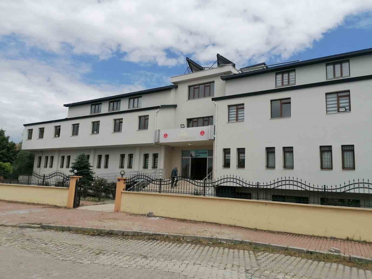 Denizli Çivril'de silahlı çatışmada biri çocuk 5 kişi yaralandı, 6 şüpheli tutuklandı