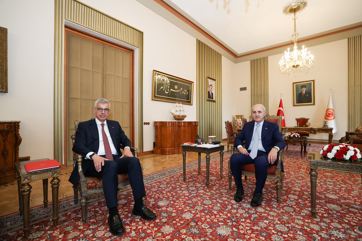 Sağlık Bakanı Memişoğlu, TBMM Başkanı Kurtulmuş'a nazik kabulü için teşekkür etti