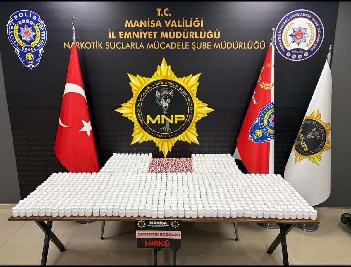 Manisa'da 57 bin sentetik ecza ele geçirildi, operasyonda 2 şüpheli tutuklandı