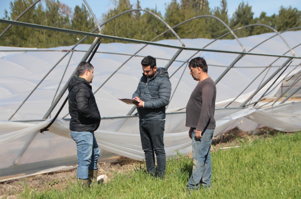 [YEREL / KAMU · Yozgat · Çandır] Serik'te hortum ve sağanaktan etkilenen seralarda hasar tespiti yapılıyor