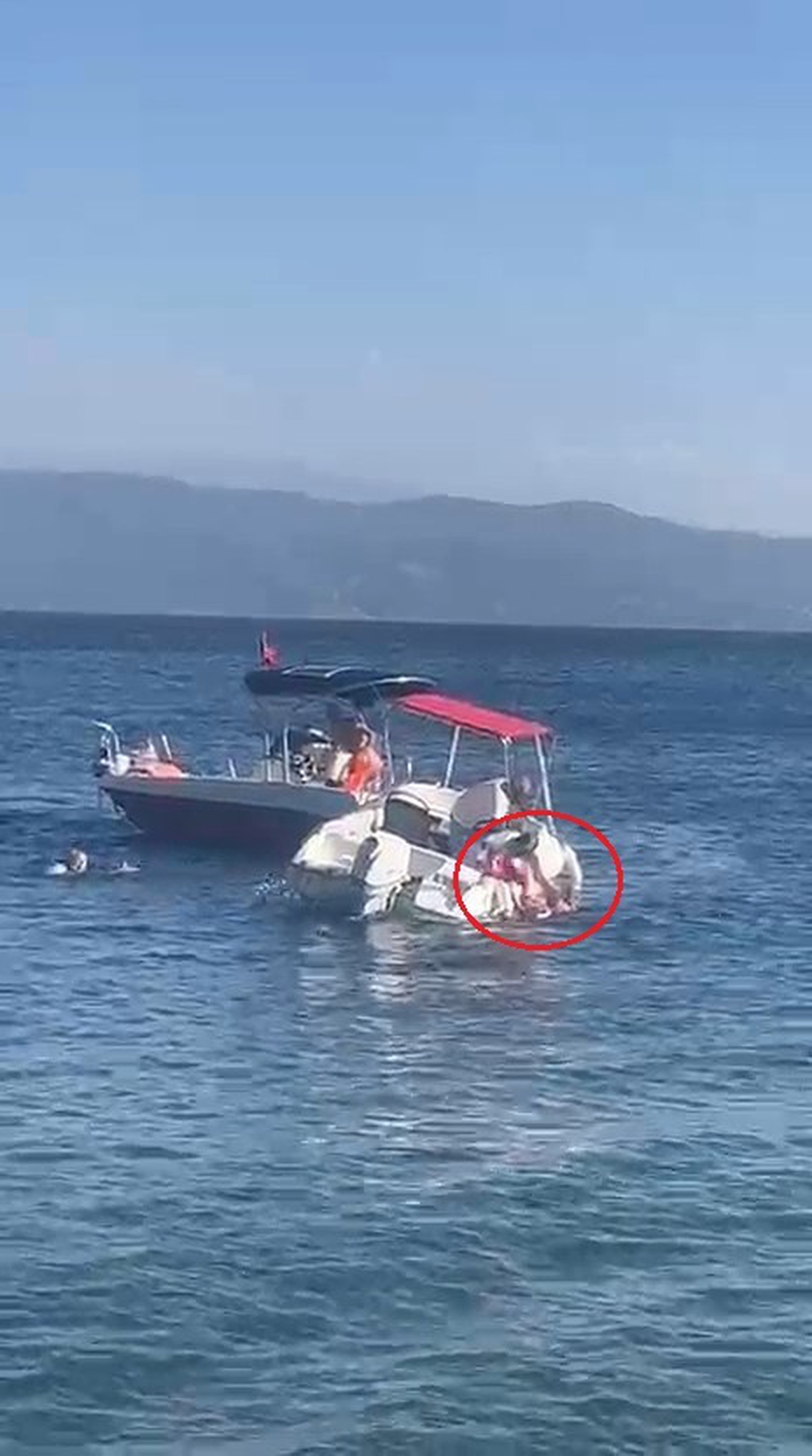 [YEREL / KAMU · Yalova · Armutlu] Sürat Teknesi Denizde Yüzen Kadına Çarptı: 71 Yaşındaki Kadın Ağır Yaralı