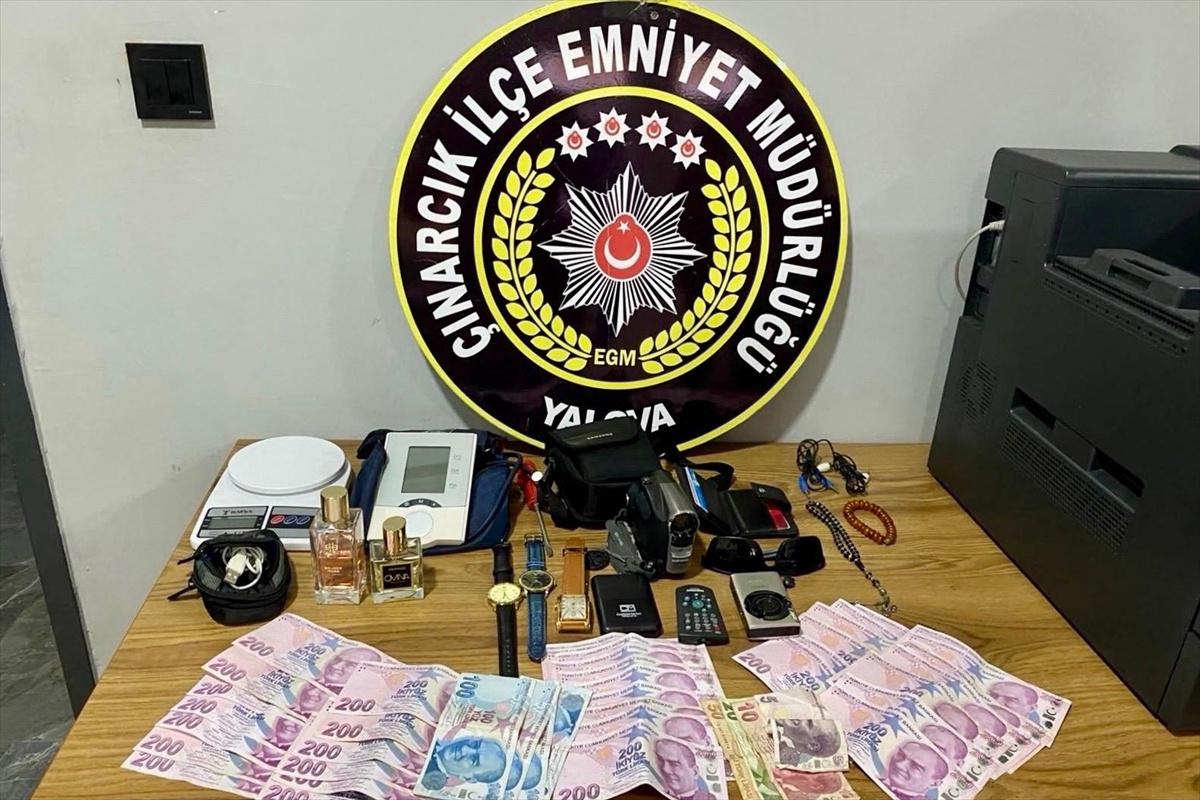 [YEREL / KAMU · Yalova · Çınarcık] Yalova Çınarcık'ta 4 ayrı hırsızlık olayına karıştığı belirlenen şüpheli tutuklandı