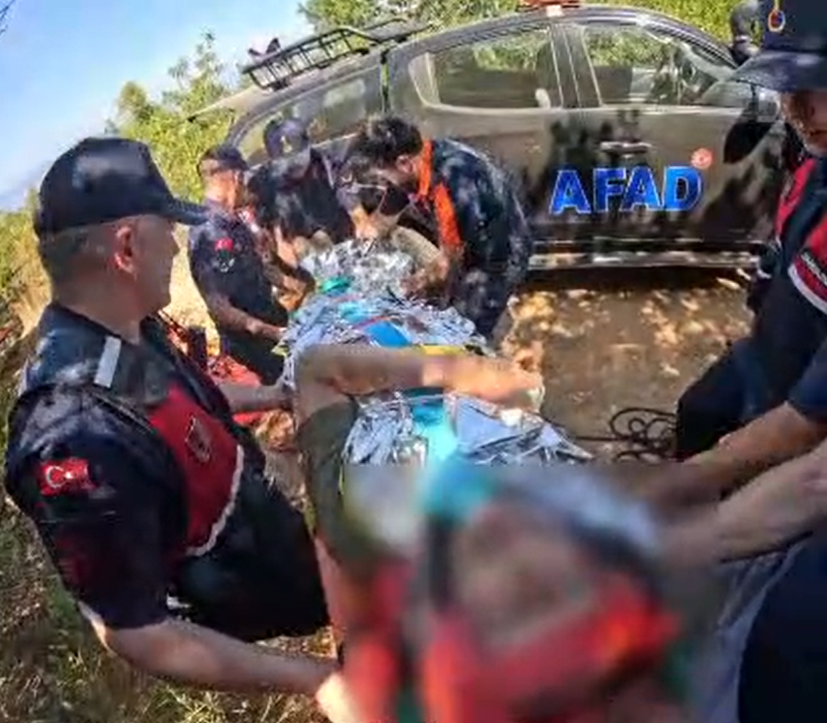 [YEREL / KAMU · Yalova · Çınarcık] Yaşlı Adam Yürüyüşte Düştüğü Çukurdan Kurtarıldı
