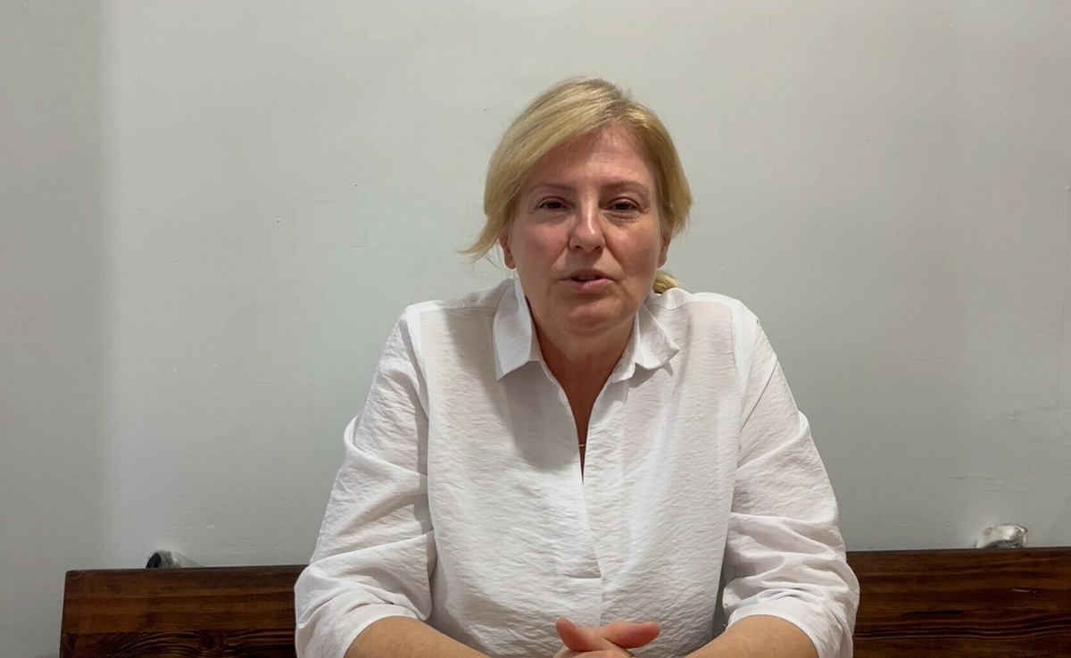 Manisa'da ameliyatta karnında spanç unutulduğu ortaya çıkan kadın 4 yıldır acı çekiyor! 2 doktora dava açıldı