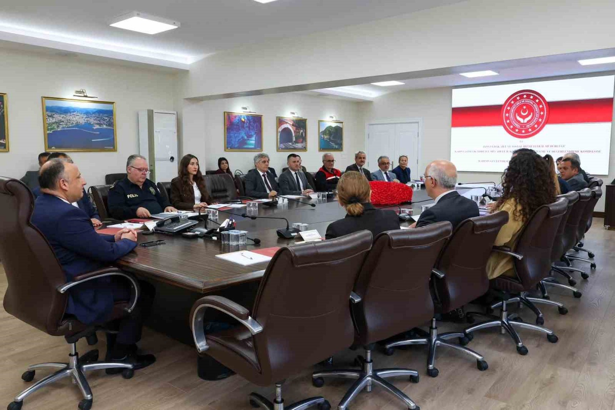 Zonguldak'ta kadına yönelik şiddetle mücadele toplantısı Baysal başkanlığında yapıldı