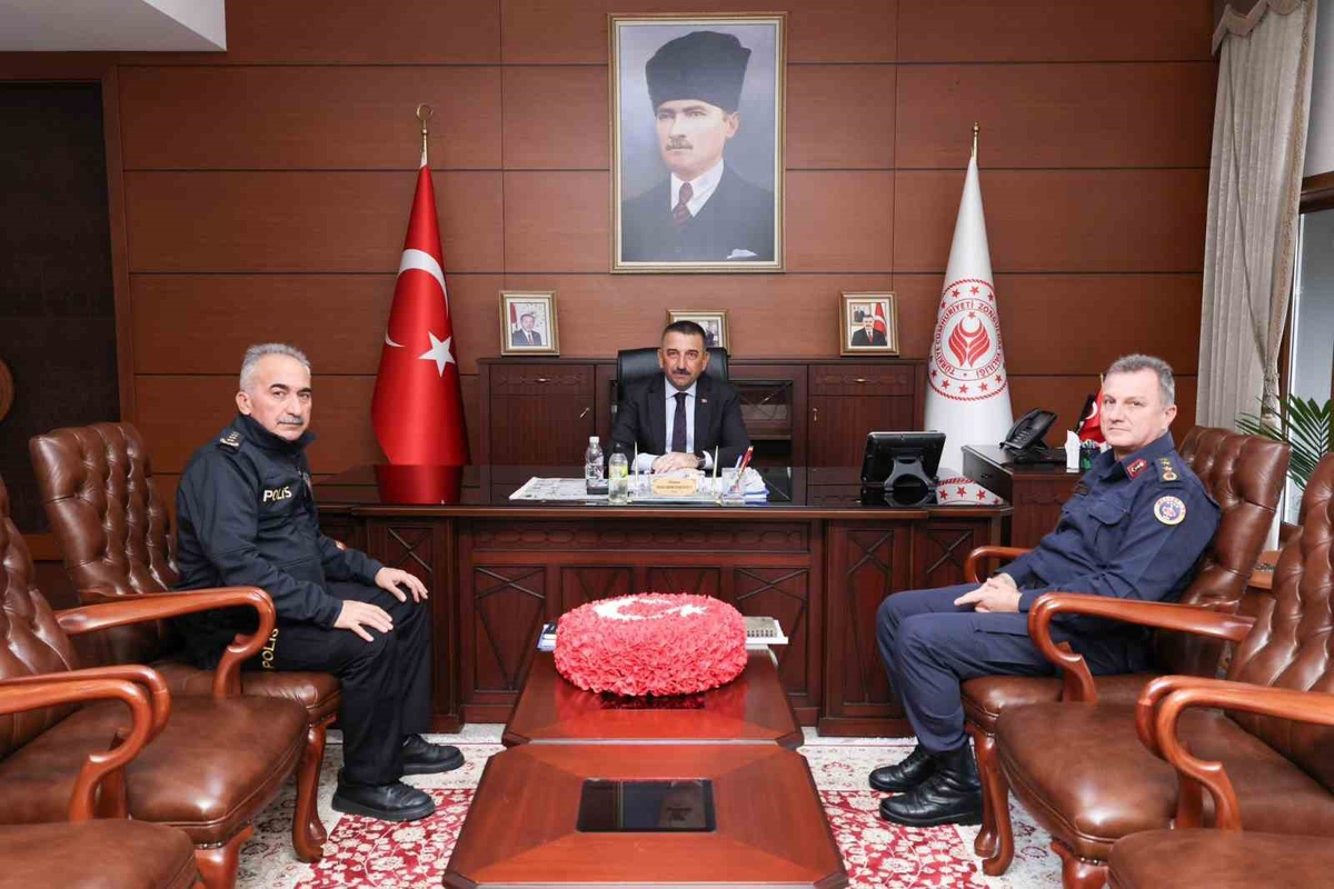 [BELEDIYE · Zonguldak] Zonguldak'ta Vali Hacıbektaşoğlu başkanlığında asayiş ve güvenlik toplantısı yapıldı