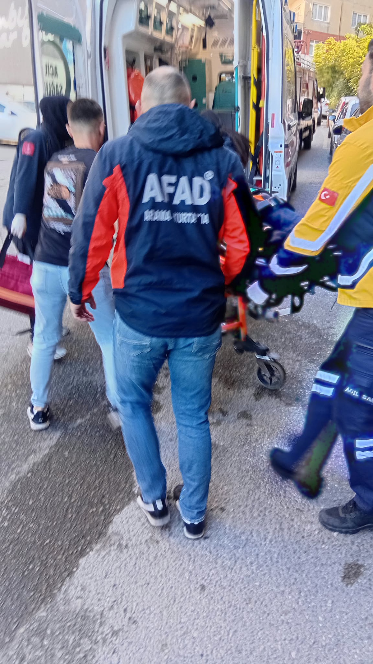 [YEREL / KAMU · Zonguldak] Zonguldak'ta iş hanının asansörü 3 kat aşağı düşünce 1 kişi ağır yaralandı