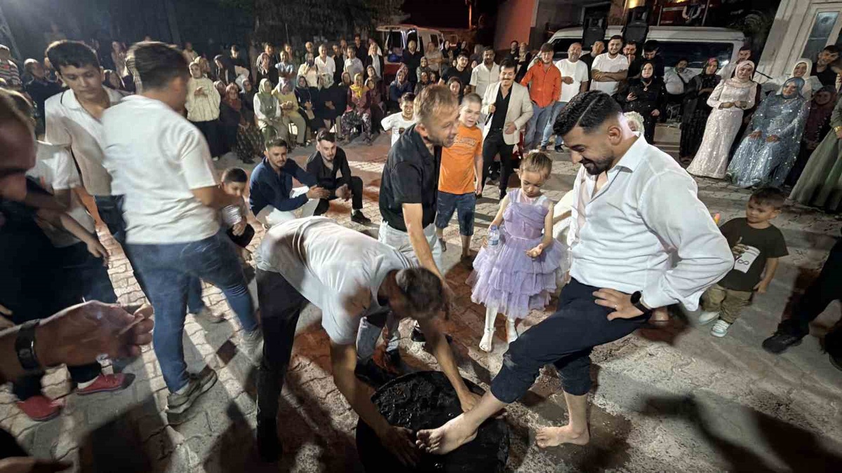 [BELEDIYE · Zonguldak · Alaplı] Kara kazan üstünde gelin damat oyunu
