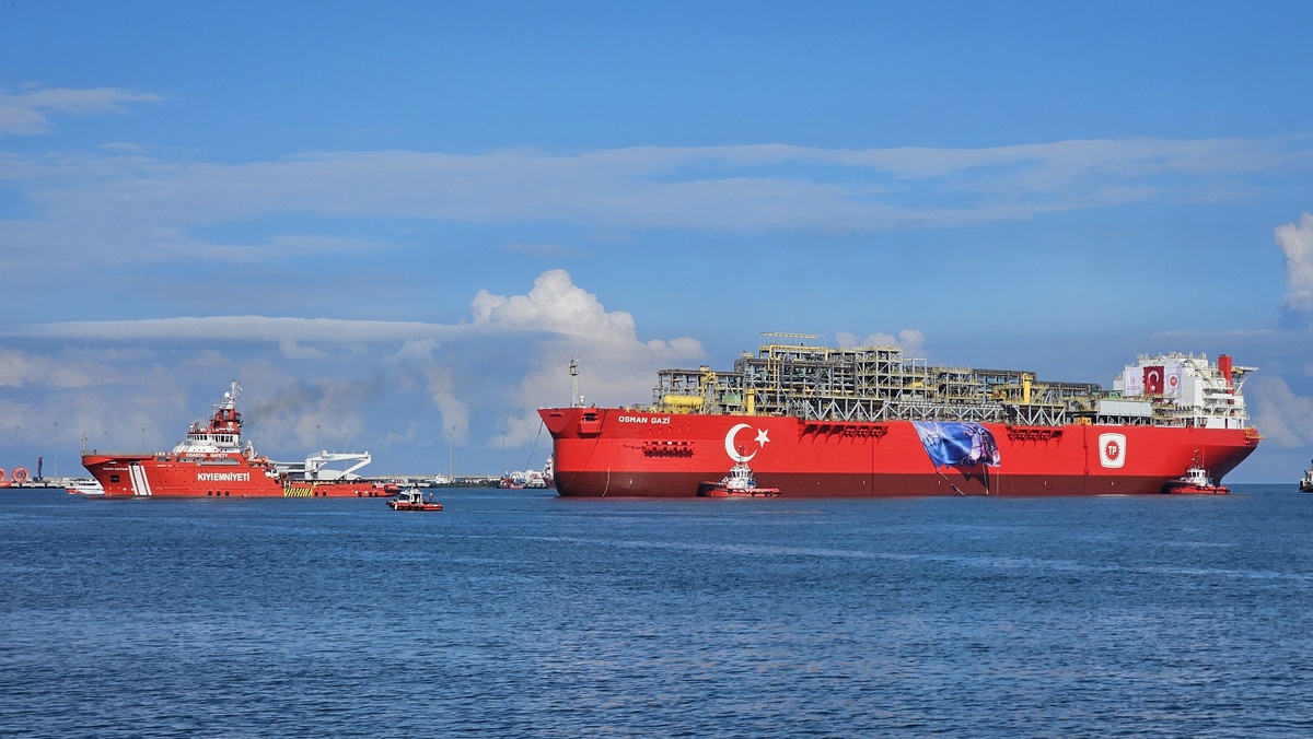 [BELEDIYE · Zonguldak · Çaycuma] Türkiye'nin İlk Yüzer Doğal Gaz Üretim Platformu Osman Gazi Filyos Limanı'na Ulaştı