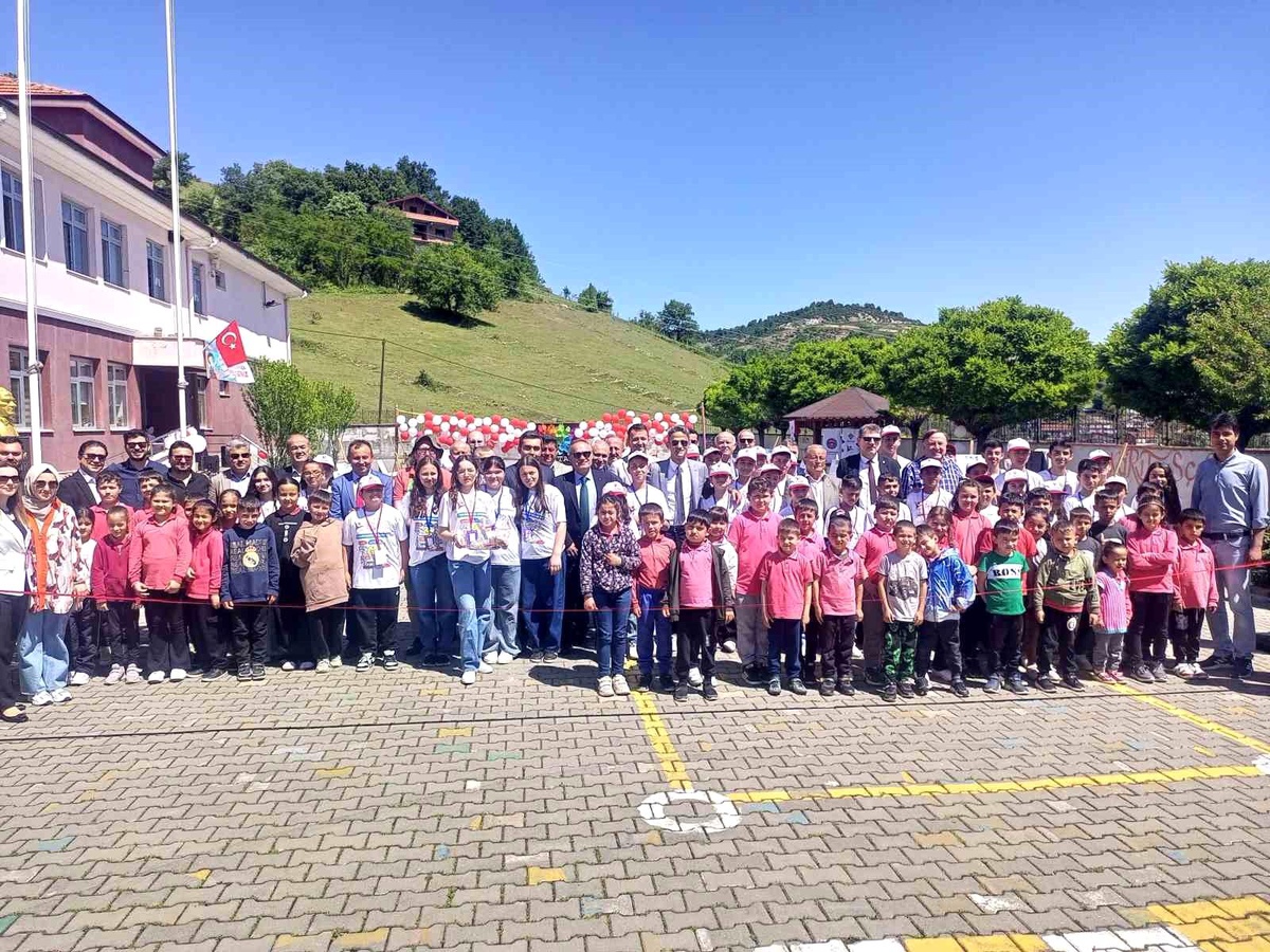 [YEREL / KAMU · Zonguldak · Çaycuma] Yukarı Taşçılı Ortaokulu'nda TÜBİTAK Bilim Fuarı Düzenlendi