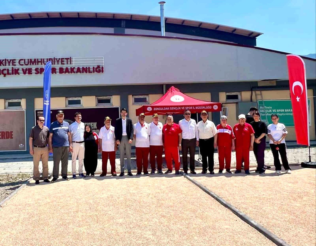 [BELEDIYE · Zonguldak · Devrek] Devrek'te Bocce turnuvası düzenlendi