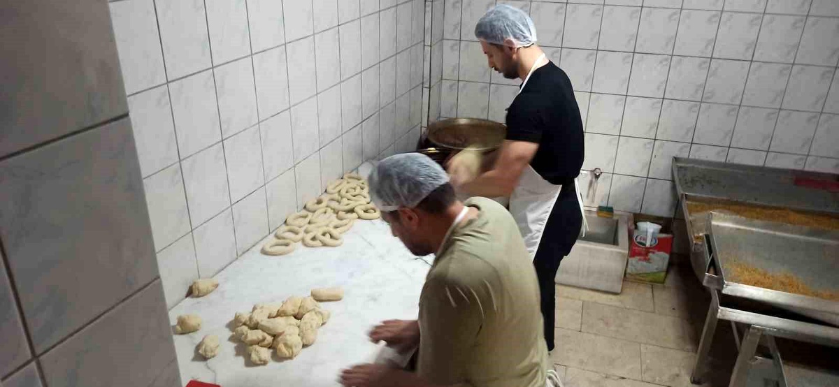 [YEREL / KAMU · Zonguldak · Devrek] Devrek'in asırlık simit fırınında bayram mesaisi
