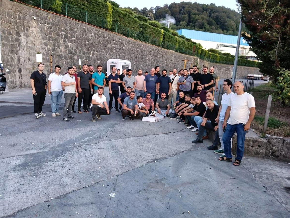 [YEREL / KAMU · Zonguldak · Ereğli] Çınar Çelik işçilerinden oturma eylemi