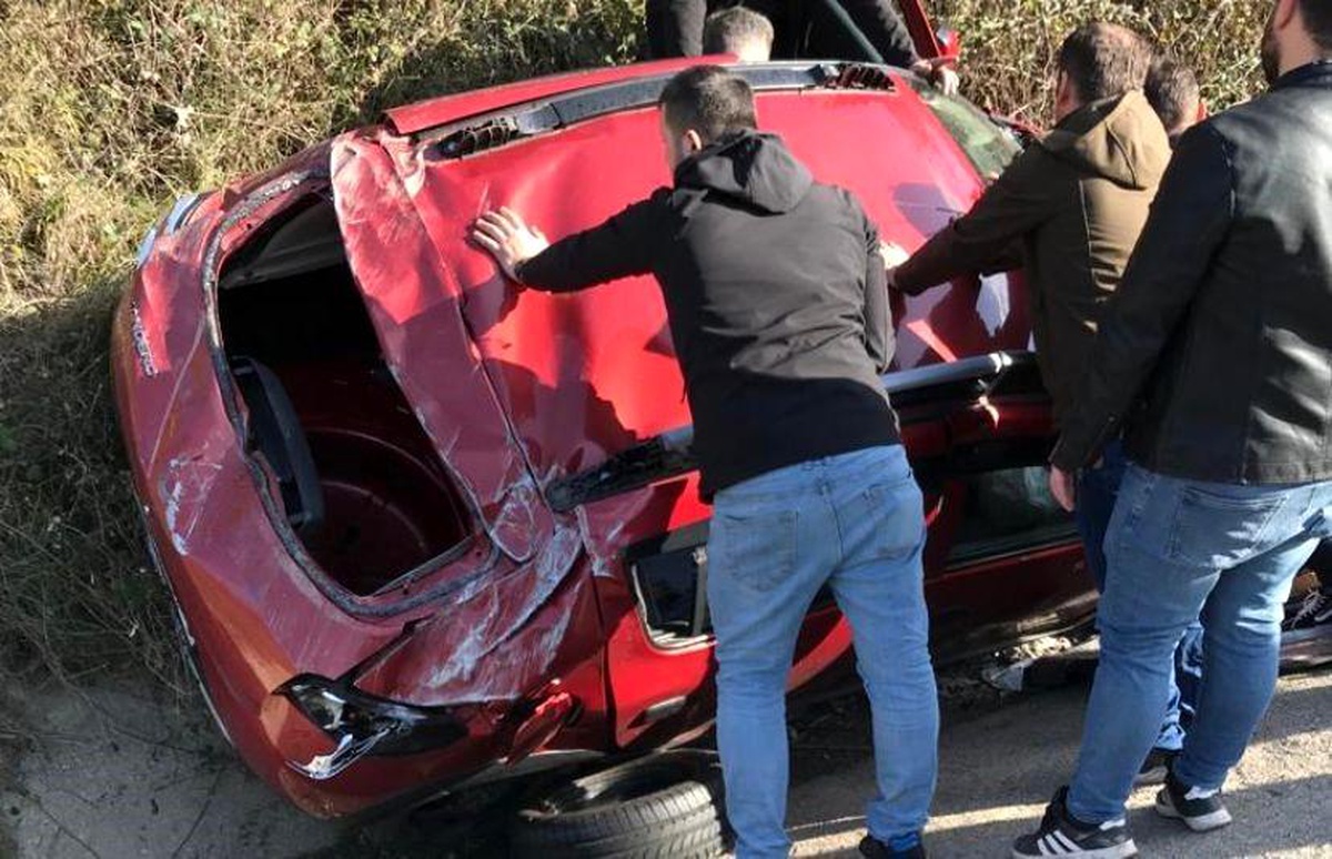 [YEREL / KAMU · Zonguldak · Ereğli] Zonguldak-Ereğli yolunda otomobil taklalar atarak durabildi