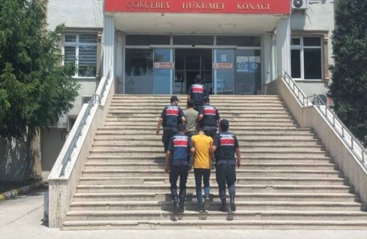 [YEREL / KAMU · Zonguldak · Gökçebey] Zonguldak'ta bir kişiyi darbettikleri ve parasını gasbettikleri iddiasıyla Karabük'te yakalanan 2 şüpheli tutuklandı