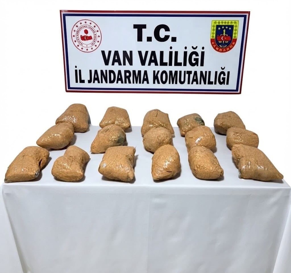 [BELEDIYE · Van] Van Saray'da operasyonda 16 paket halinde 22 kilo 100 gram toz esrar ele geçirildi