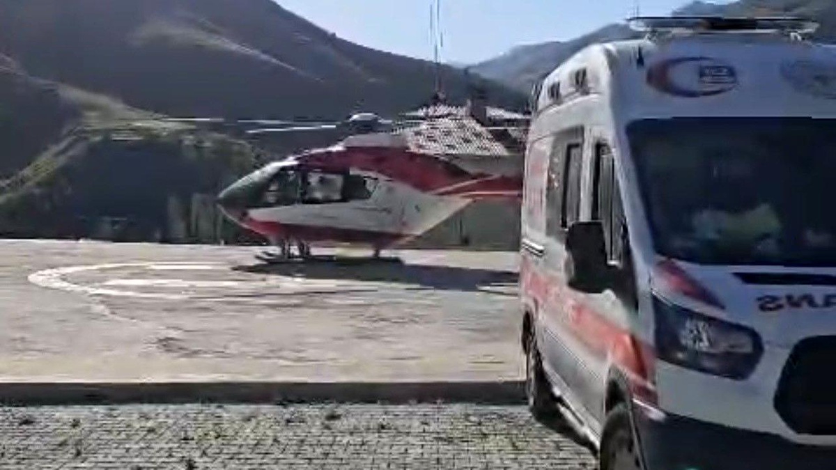 [BELEDIYE · Van · Bahçesaray] Van'da kalp krizi geçiren hasta helikopter ambulansla hastaneye sevk edildi