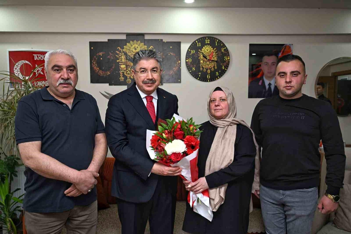 [BELEDIYE · Van · Bahçesaray] Vali Yılmaz'dan şehit Jandarma Uzman Onbaşı Tarkan Karaca'nın ailesine ziyaret