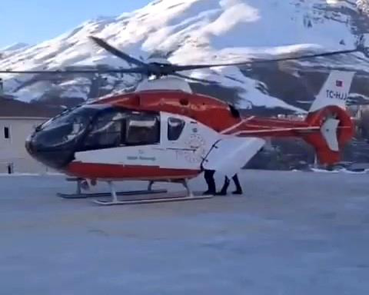 [BELEDIYE · Van · Bahçesaray] Bahçesaray'daki minik hasta helikopter ambulansla Van'a sevk edildi