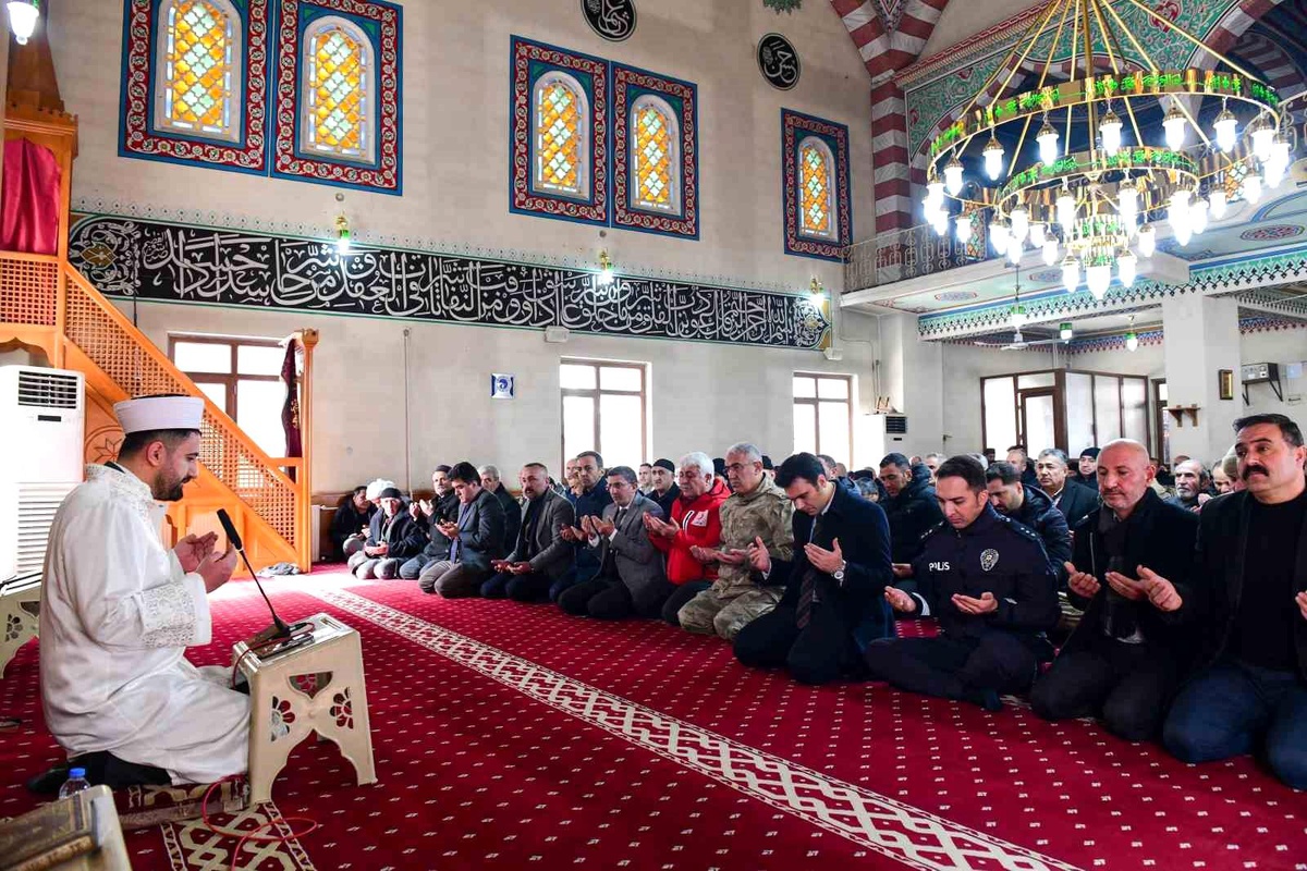 [BELEDIYE · Van · Bahçesaray] Çatak'ta çığ felaketinde hayatını kaybeden 42 kişi anıldı