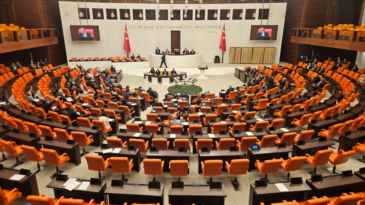 TBMM'de Kızılay Kanunu Teklifi görüşmelerinde muhalefet daha fazla denetim istedi