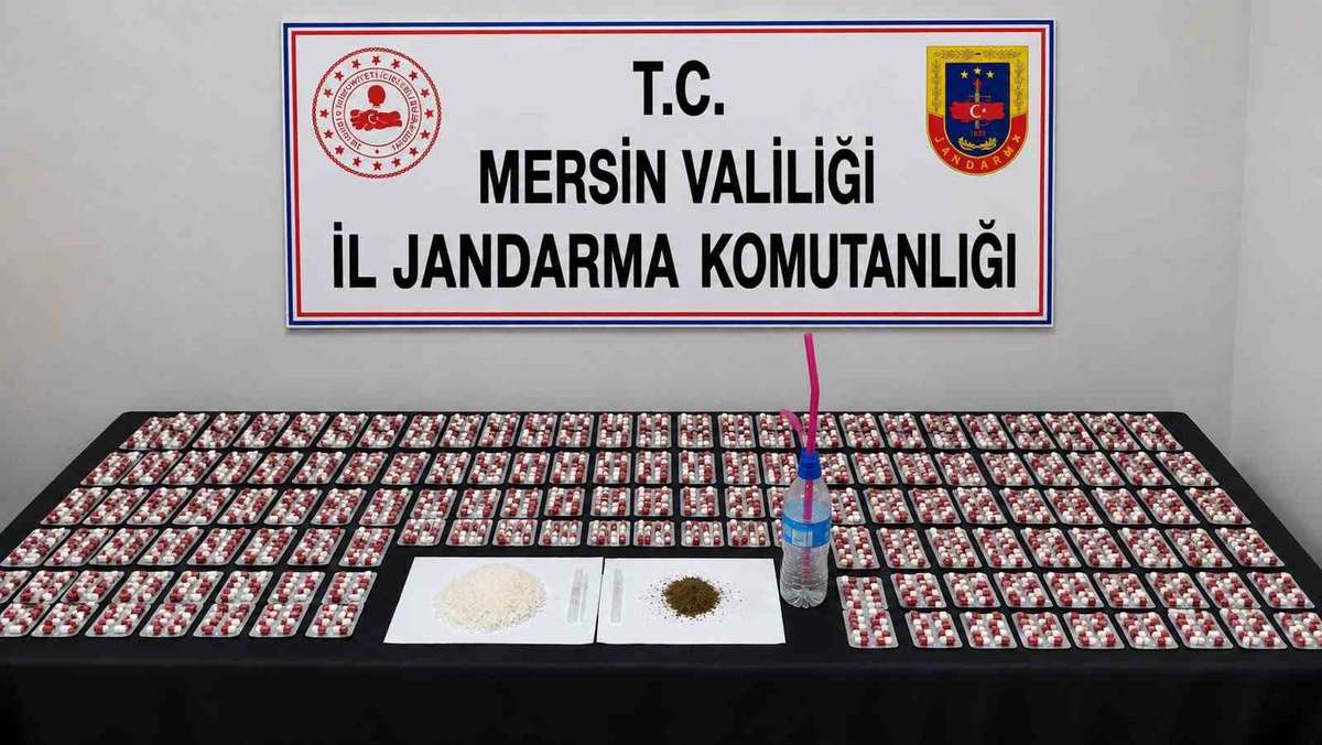 Mersin Yenişehir'de uyuşturucu operasyonunda bin 256 sentetik hap ele geçirildi