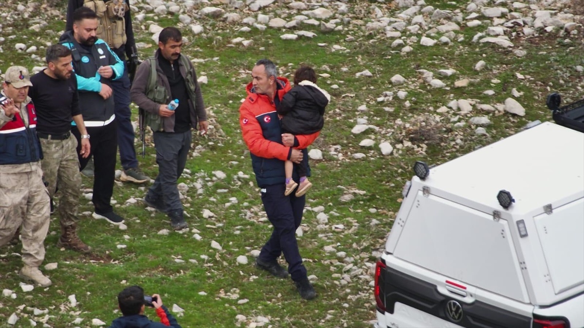 [YEREL / KAMU · Siirt · Eruh] Siirt'te kaybolan 3 yaşındaki kız çocuğu bulundu