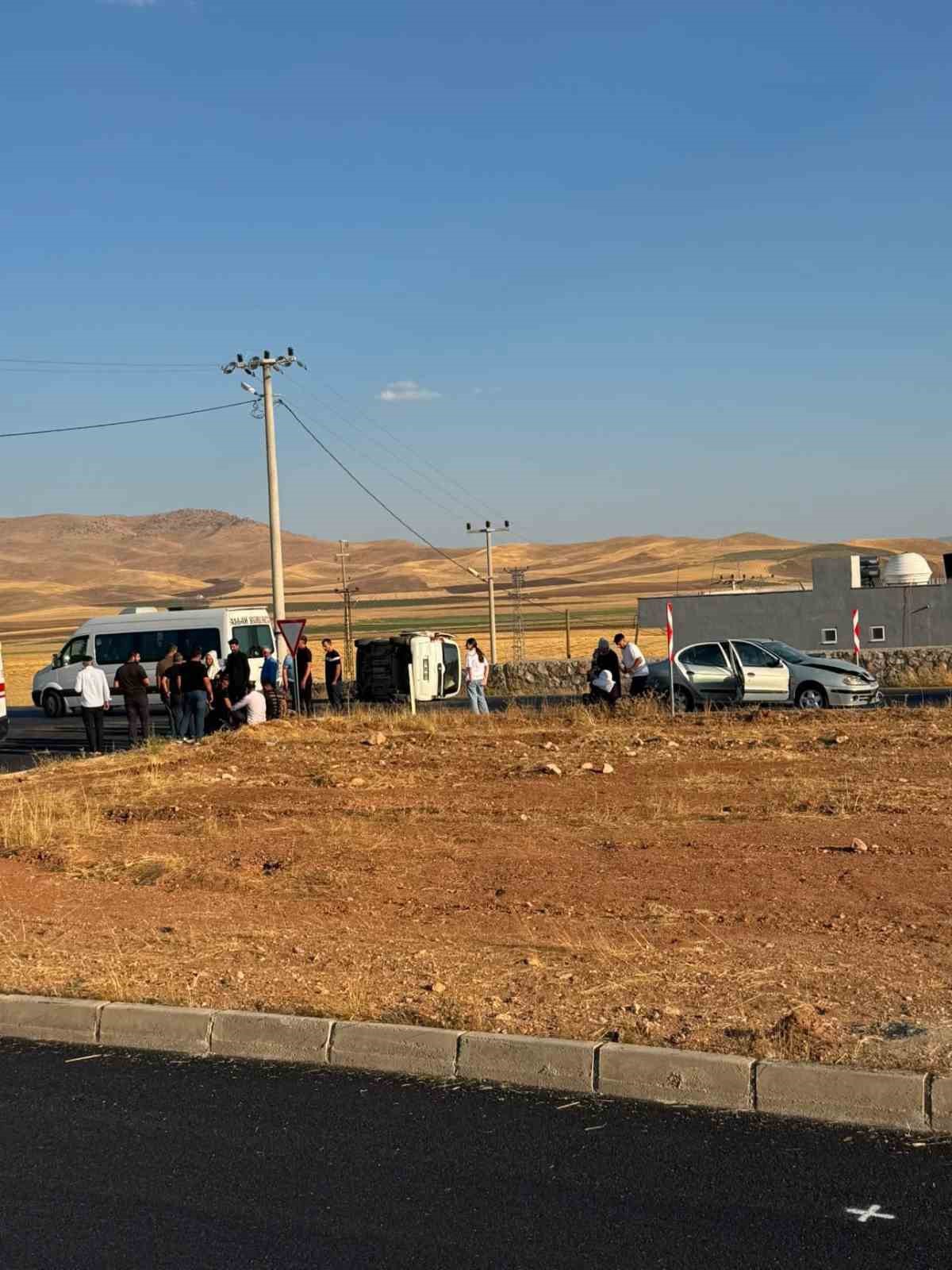[YEREL / KAMU · Siirt · Kurtalan] Siirt'te İki Araç Çarpıştı: 2 Yaralı