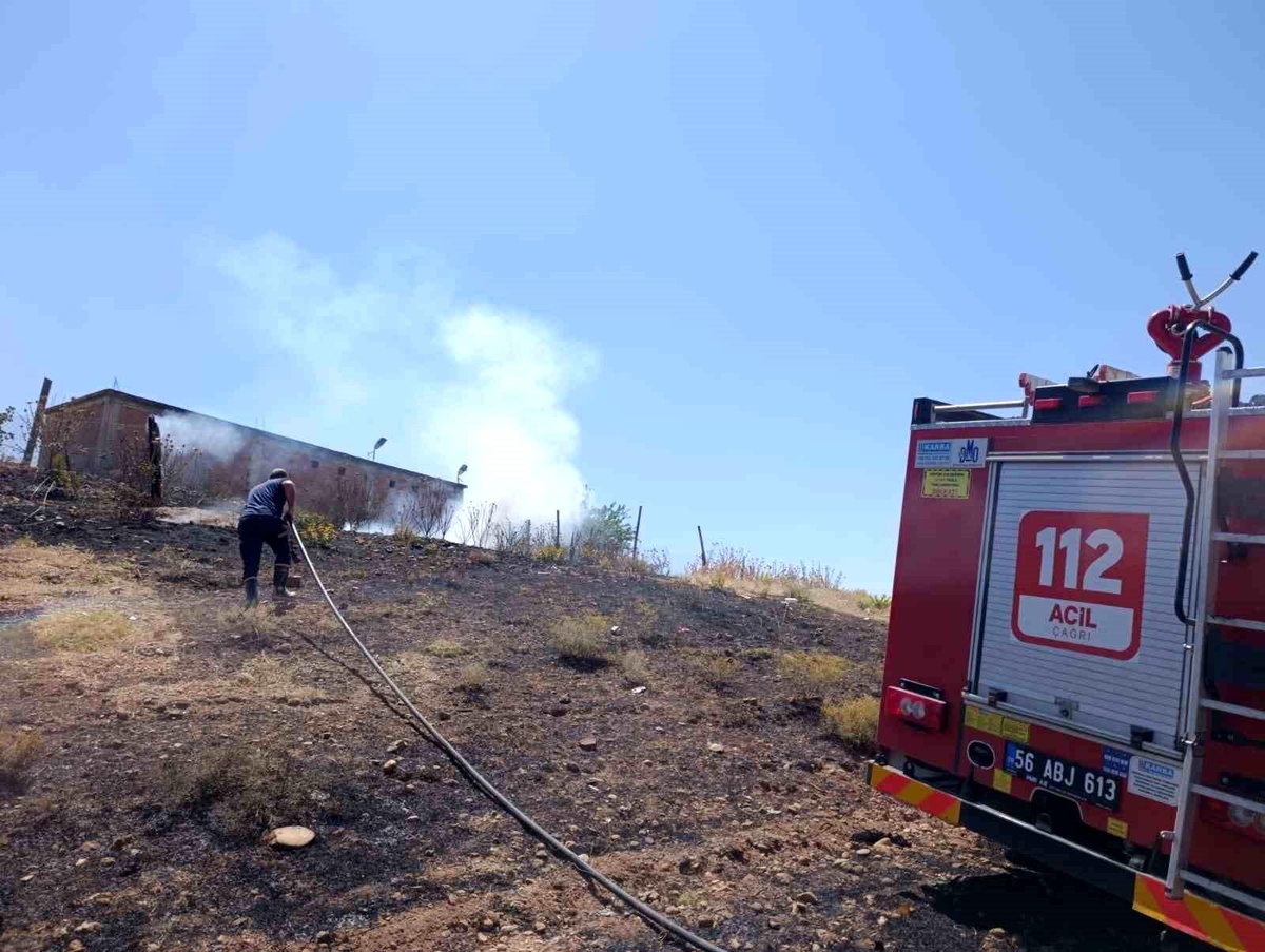 [YEREL / KAMU · Siirt · Kurtalan] Kurtalan'da anız yangını bahçelere sıçradı