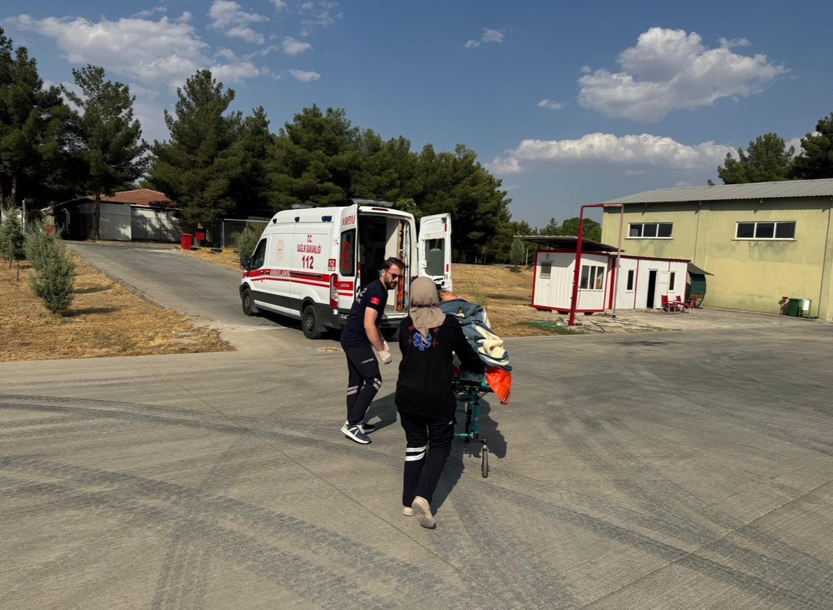 [YEREL / KAMU · Siirt · Şirvan] Beyin kanaması geçiren kadın ambulans helikopterle hastaneye ulaştırıldı