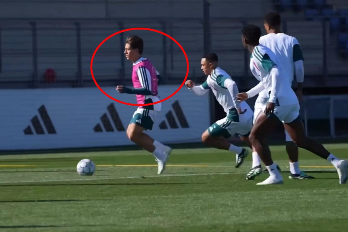 Mourinho Arda'ya pembe forma giydirdi! Futbol gurmeleri mest oldu