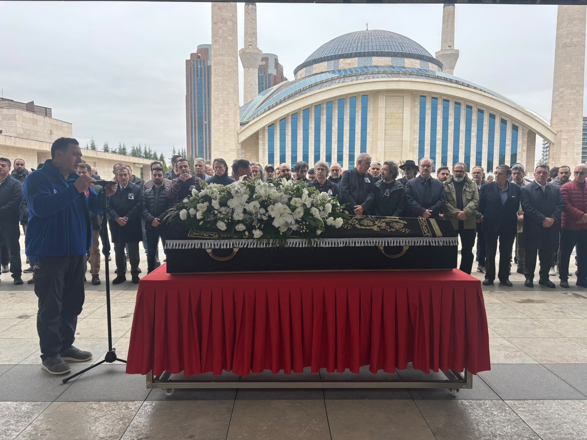 91 yaşında yaşamını yitiren Alpay Nazikoğlu Ankara'da defnedildi