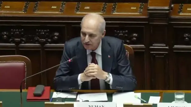 TBMM Başkanı Kurtulmuş'tan Roma'da Rum temsilciye sert ayar! Cevabı ayakta alkışlandı