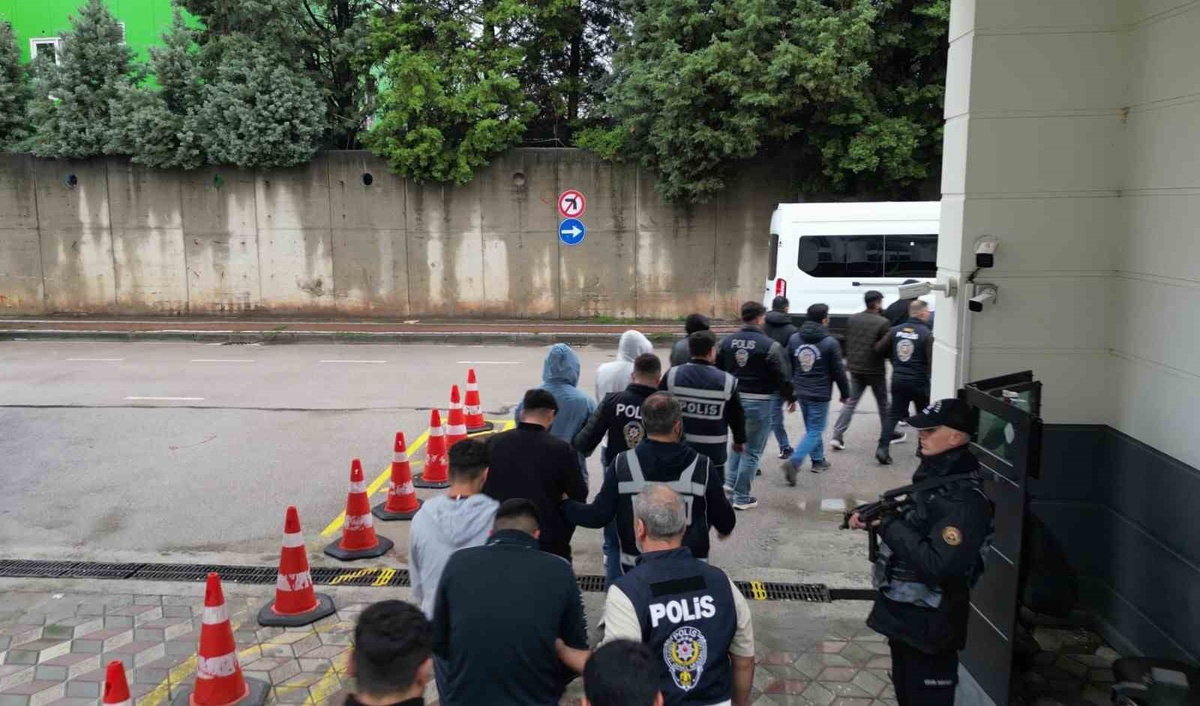 16 ilde eş zamanlı düzenlenen yasa dışı bahis operasyonunda 29 şüpheli tutuklandı