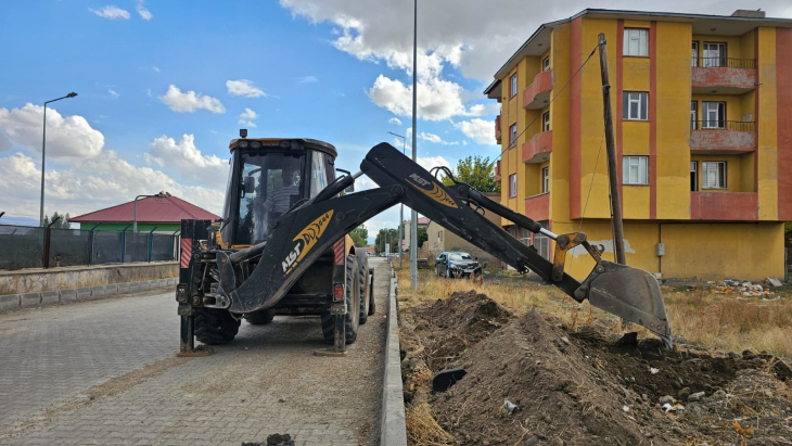 [BELEDIYE · Ağrı] AĞRI BELEDİYESİ’NİN KALDIRIM ÇALIŞMALARI DEVAM EDİYOR