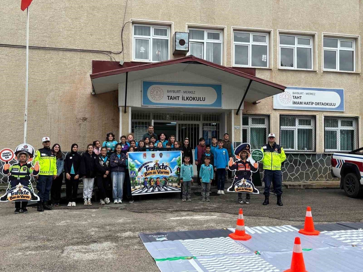 Bayburt'ta 'Trafikte Ben de Varım' projesi 28 ortaokulda uygulanacak