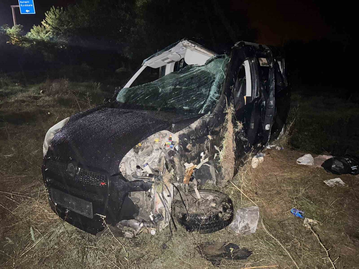 Kırıkkale-Bala yolunda takla atan hafif ticari araçta 1 kişi öldü, 4 kişi yaralandı