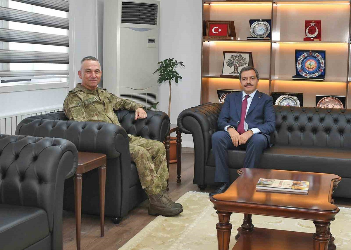 Turgut Özal Üniversitesi Rektörü Bentli, Korgeneral Yaralı'ya tebrik ziyaretinde bulundu